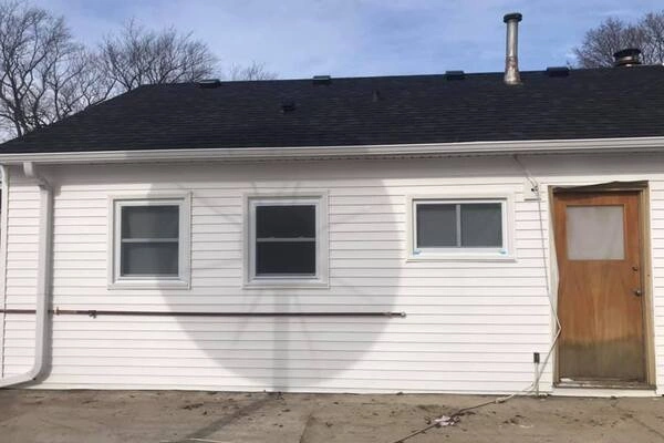 Trusted local roofing contractor in Milwaukee, WI